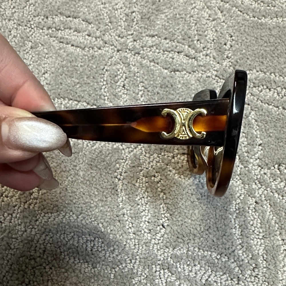 Celine Brown Sunglasses with Black Lenses. CL40226U - Picture 5 of 6